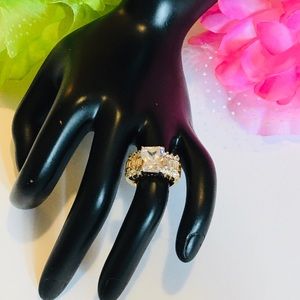 ❌🛑SOLD🛑❌Beautiful Multi Cut Stones Ring 💕